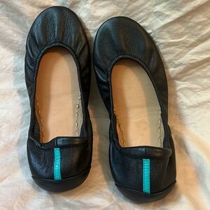 Black leather Tieks by Gavriell women’s size 8